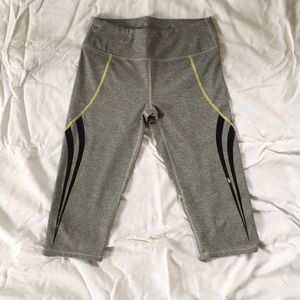 Fabletics workout cropped spandex leggings SMALL